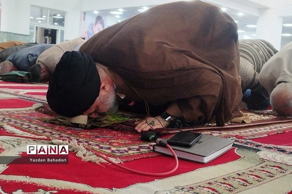 استقبال نوجوانان شهرستان شهریار از نماز جمعه