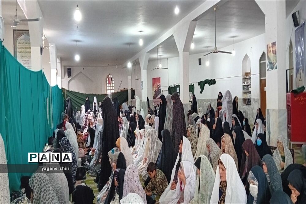 شرکت دانش‌آموزان شهرستان مانه وسملقان درنمازعبادی وسیاسی جمعه