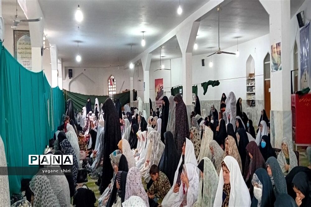 شرکت دانش‌آموزان شهرستان مانه وسملقان درنمازعبادی وسیاسی جمعه