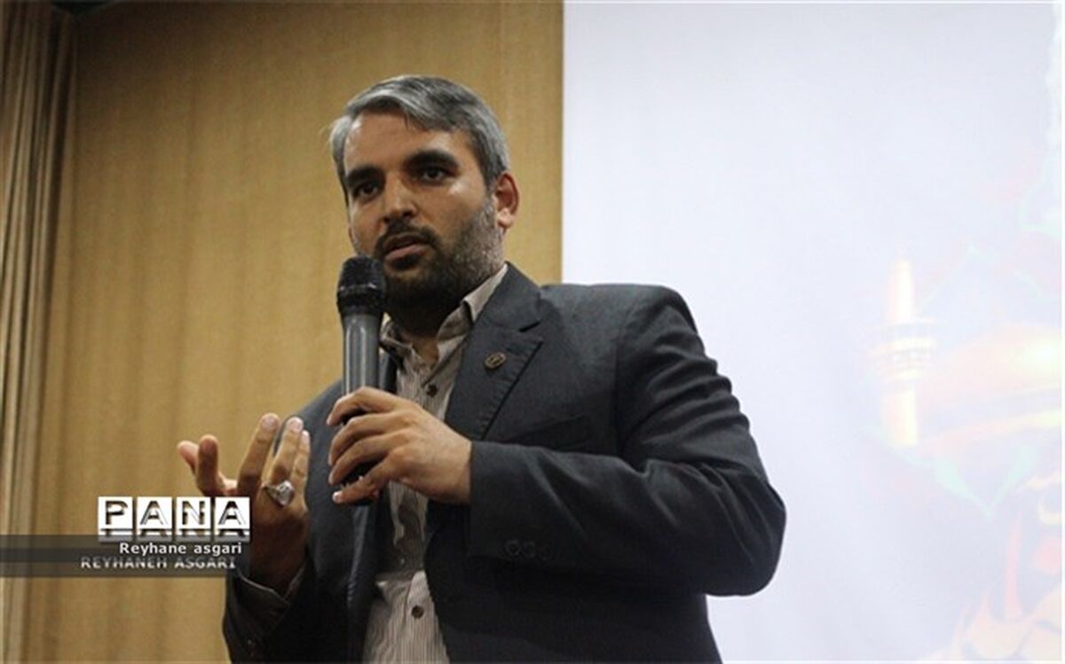 انجمن اسلامی یکی از بهترین فضاهای ممکن برای تربیت سیاسی و اجتماعی دانش‌آموزان  است