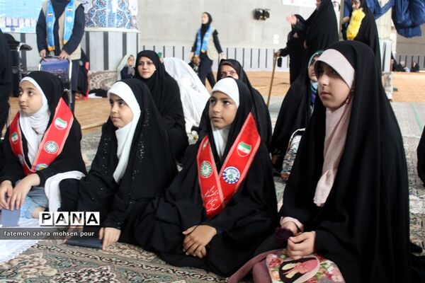 اقامه نماز جمعه در محمودآباد