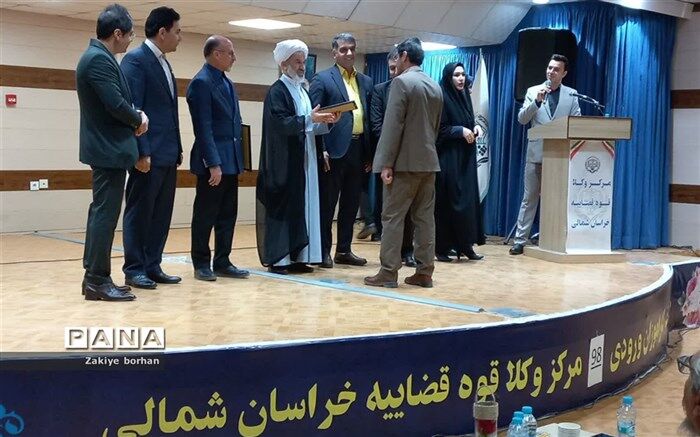 وکلای دادگستری باید بیشتر مراقب اعمال و رفتار خود در بین مردم باشند