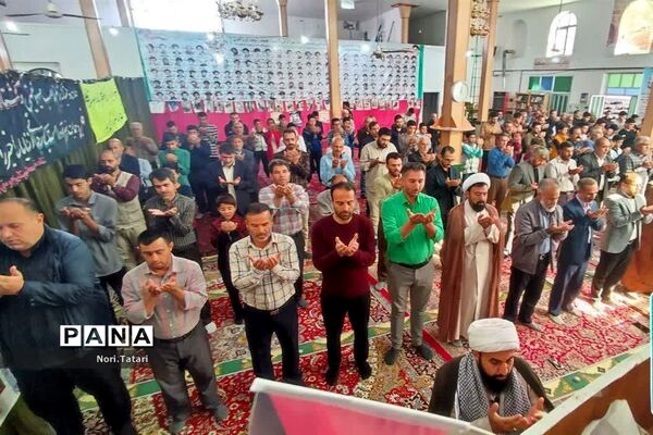حضور پرشور فرهنگیان و دانش‌آموزان شهرستان بام و صفی آباد در نماز جمعه