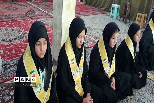 حضور پرشور فرهنگیان و دانش‌آموزان شهرستان بام و صفی آباد در نماز جمعه