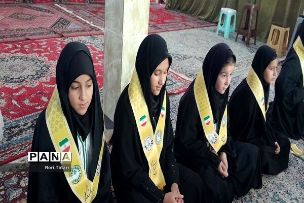 حضور پرشور فرهنگیان و دانش‌آموزان شهرستان بام و صفی آباد در نماز جمعه