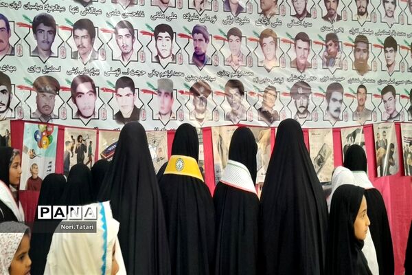 حضور پرشور فرهنگیان و دانش‌آموزان شهرستان بام و صفی آباد در نماز جمعه