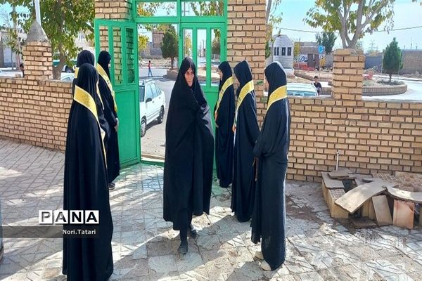 حضور پرشور فرهنگیان و دانش‌آموزان شهرستان بام و صفی آباد در نماز جمعه