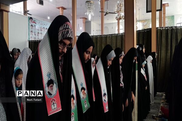 حضور پرشور فرهنگیان و دانش‌آموزان شهرستان بام و صفی آباد در نماز جمعه