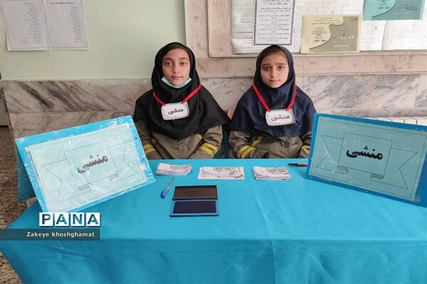 برگزاری انتخابات شورای دانش‌آموزی در مدرسه شهید خاقانی شهرستان شیروان