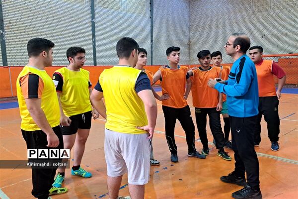 مسابقات فوتسال به‌مناسبت روز دانش‌آموز