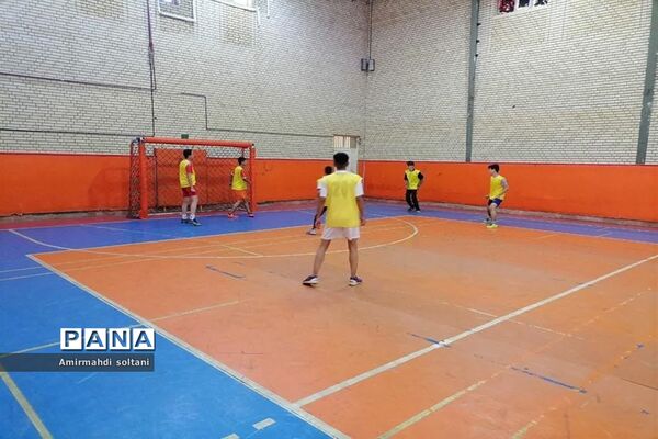 مسابقات فوتسال به‌مناسبت روز دانش‌آموز