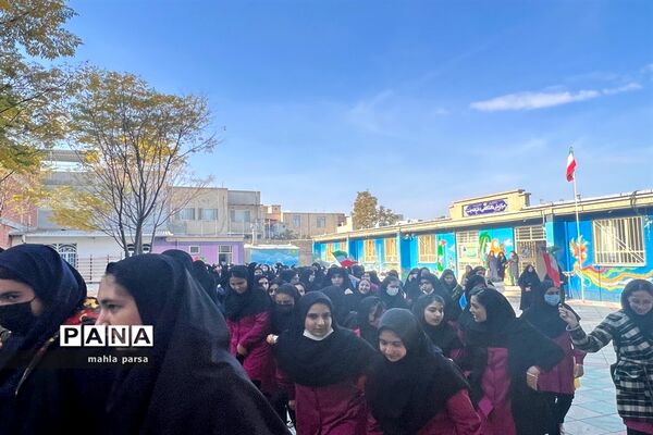راهپیمایی ۱۳ آبان دانش‌آموزان آموزشگاه شاهد جنت شهرستان  مانه و سملقان