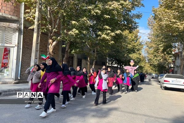 راهپیمایی ۱۳ آبان دانش‌آموزان آموزشگاه شاهد جنت شهرستان  مانه و سملقان