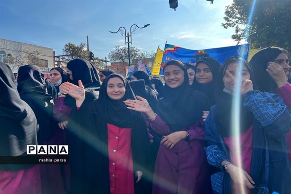 راهپیمایی ۱۳ آبان دانش‌آموزان آموزشگاه شاهد جنت شهرستان  مانه و سملقان