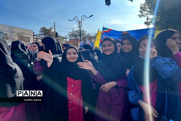 راهپیمایی ۱۳ آبان دانش‌آموزان آموزشگاه شاهد جنت شهرستان  مانه و سملقان