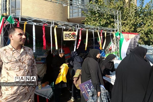 حضور پرشور دانش‌آموزان شیرازی در یوم الله ۱۳ آبان