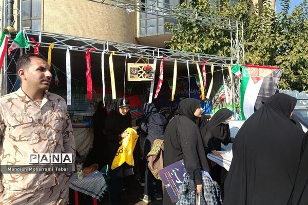 حضور پرشور دانش‌آموزان شیرازی در یوم الله ۱۳ آبان