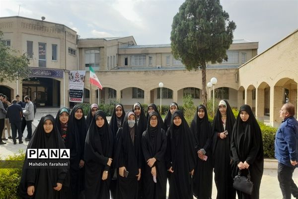 دیدار دانش‌آموزان استان مرکزی با مقام معظم رهبری