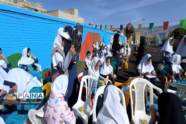 گرامیداشت ۱۳ آبان در مدارس آباده