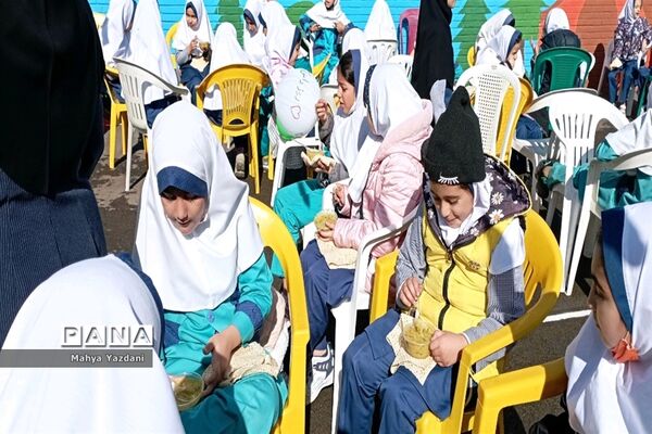 گرامیداشت ۱۳ آبان در مدارس آباده