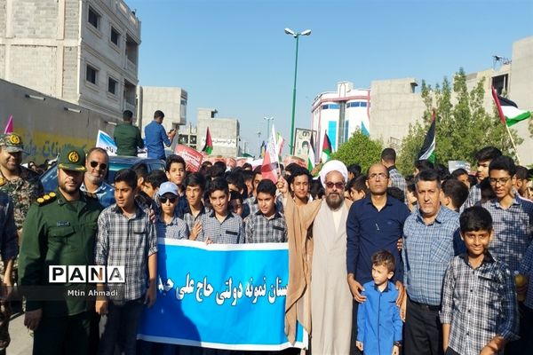مشت محکم دانش‌آموزان بر دهان استکبار