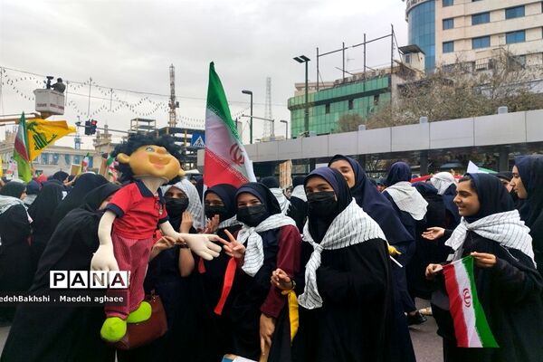 راهپیمایی۱۳ آبان از میدان بسیج تا حرم مطهر رضوی