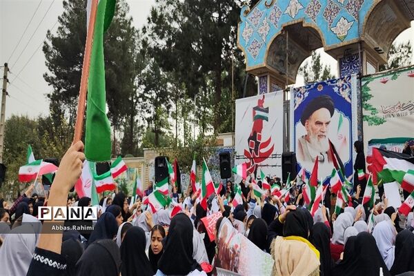 تجمع دانش‌آموزان پاکدشتی به مناسبت ۱۳ آبان