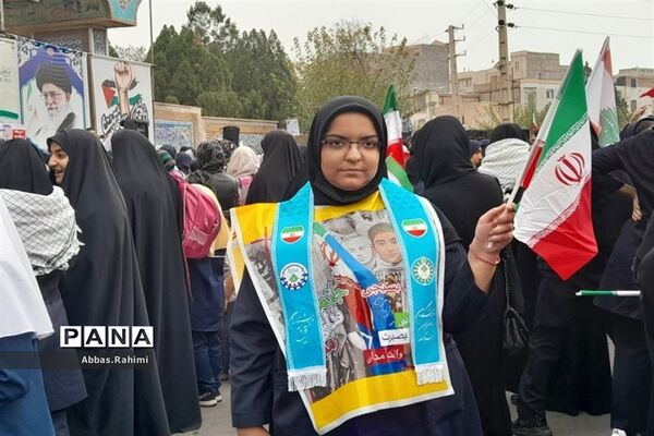 تجمع دانش‌آموزان پاکدشتی به مناسبت ۱۳ آبان