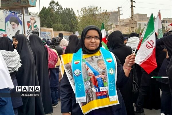 تجمع دانش‌آموزان پاکدشتی به مناسبت ۱۳ آبان