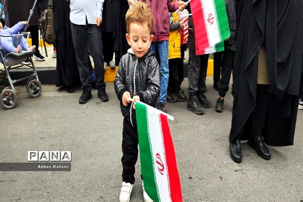 تجمع دانش‌آموزان پاکدشتی به مناسبت ۱۳ آبان