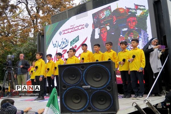 حضور مردم و دانش‌آموزان شهرستان بجنورد در راهپیمایی 13 آبان ماه