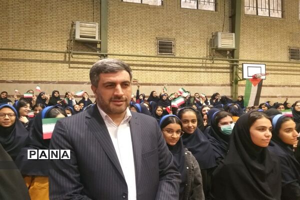 آیین نواختن زنگ استکبار ستیزی و روز 13 آبان در دبیرستان متوسطه دوره اول خواجه عبداله انصاری آموزش و پرورش منطقه4