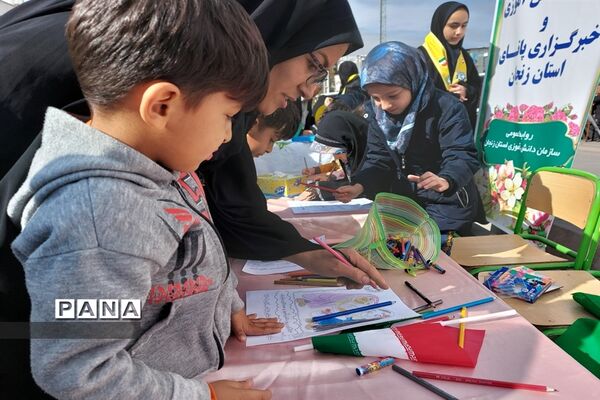 غرفه سازمان دانش‌آموزی در راهپیمایی 13آبان