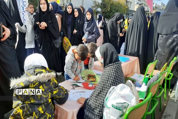 غرفه سازمان دانش‌آموزی در راهپیمایی 13آبان