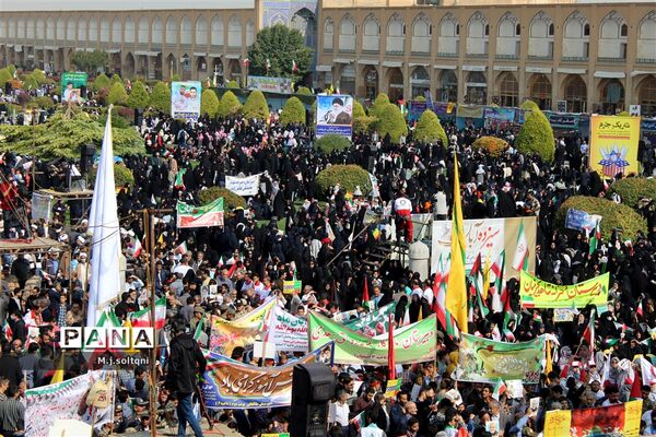 حماسه‌ای دیگر از دانش‌آموزان اصفهانی در ۱۳ آبان