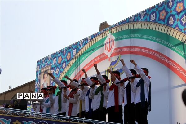 حماسه‌ای دیگر از دانش‌آموزان اصفهانی در ۱۳ آبان