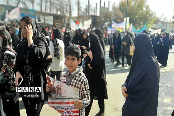 راهپیمایی ۱۳ آبان روزشکوه واقتدار دانش آموزان شهرستان مانه وسملقان