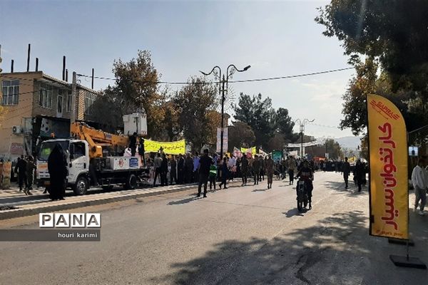 راهپیمایی ۱۳ آبان روزشکوه واقتدار دانش آموزان شهرستان مانه وسملقان