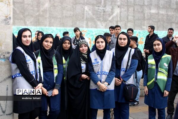 راهپیمایی روز دانش‌آموز در ناحیه یک بهارستان