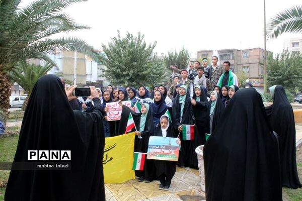 راهپیمایی روز دانش‌آموز در ناحیه یک بهارستان