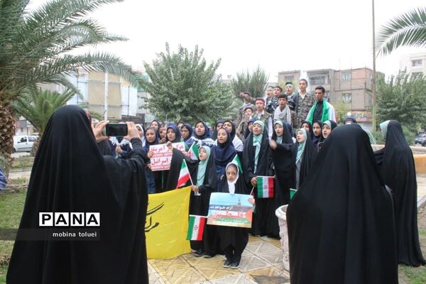 راهپیمایی روز دانش‌آموز در ناحیه یک بهارستان