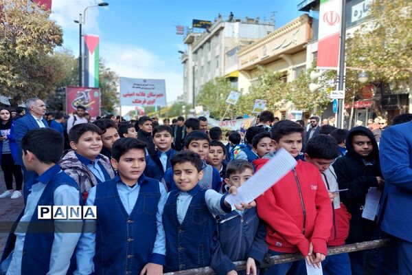 راهپیمایی روز 13آبان در زنجان