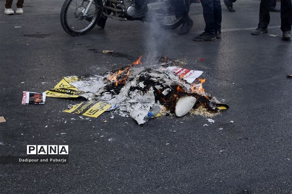 حضور پرشور دانش‌آموزان هرمزگانی در راهپیمایی 13 آبان
