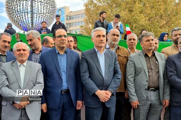 حضور پرشور فرهنگیان و دانش‌آموزان آذربایجان غربی در راهپیمایی 13 آبان