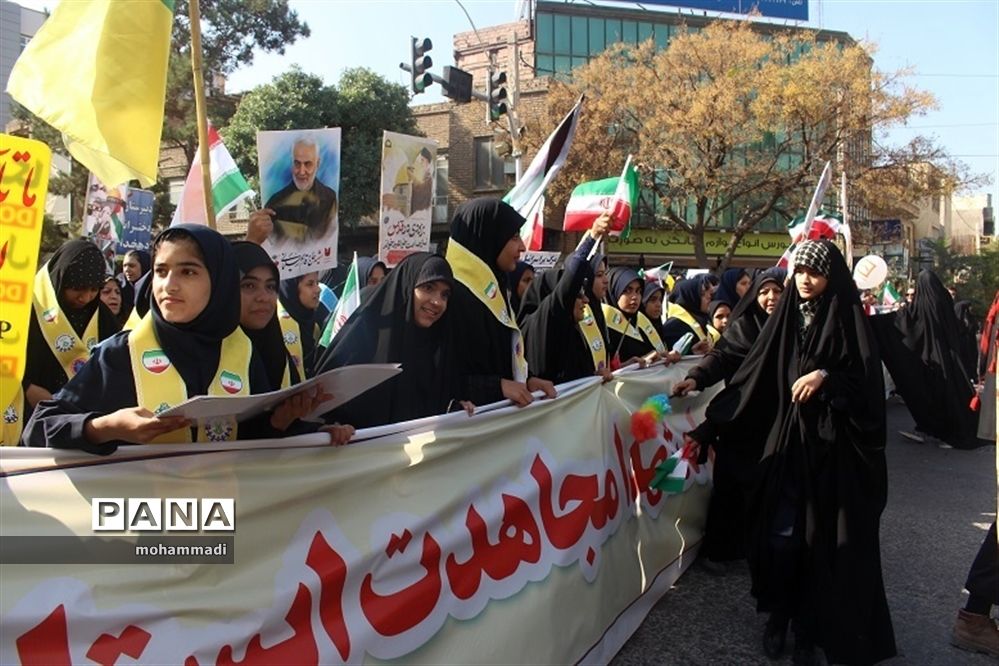 حضور فرزندان سلیمانی در راهپیمایی 13 آبان