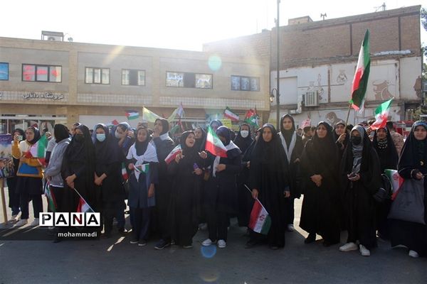 حضور فرزندان سلیمانی در راهپیمایی 13 آبان