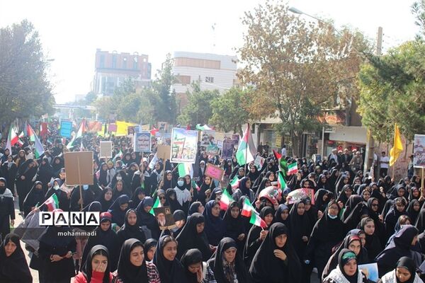 حضور فرزندان سلیمانی در راهپیمایی 13 آبان