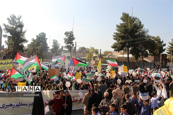 حضور فرزندان سلیمانی در راهپیمایی 13 آبان