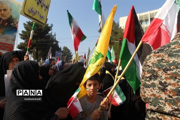حضور فرزندان سلیمانی در راهپیمایی 13 آبان