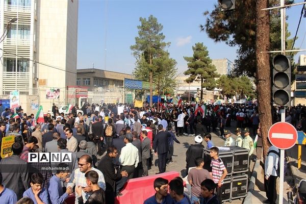 حضور فرزندان سلیمانی در راهپیمایی 13 آبان